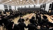 שבת התרוממות ישיבה קטנה סאטמאר קרית יואל‬  בראשות הגה"צ אב"ד שליט"א אין פיינגראוו רעזארט, קערהנאקסאן