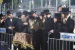 כ"ק אדמו"ר מסערדאהעלי שליט"א איז מתפלל אין אתרא קדישא מירון