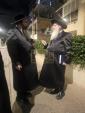 לימנובער רב אויף די גאסן פון קרית צאנז נאכן געבן א שיעור