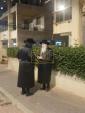 לימנובער רב אויף די גאסן פון קרית צאנז נאכן געבן א שיעור