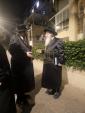 לימנובער רב אויף די גאסן פון קרית צאנז נאכן געבן א שיעור