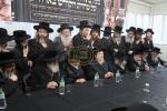 ברכת הקודש פון הרה"ק רבי יעקב מאיר שעכטער שליט"א במעמד כבוד התורה פון מבצר הכוללים פון כ"ק גאב"ד ירושלים זצ"ל בבית הגרי"ד טורטשין שליט"א.