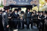 פולע גאלעריע פון די הכנסת ספר תורה דורך ר' ליפא פריעדמאן 