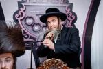 פולע גאלעריע פון די הכנסת ספר תורה דורך ר' ליפא פריעדמאן 