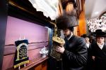פולע גאלעריע פון די הכנסת ספר תורה דורך ר' ליפא פריעדמאן 