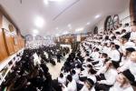 פולע גאלעריע פון די הכנסת ספר תורה דורך ר' ליפא פריעדמאן 