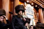 פולע גאלעריע פון די הכנסת ספר תורה דורך ר' ליפא פריעדמאן 