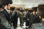 הכרת הטוב פאר די תומכי תורה: די פראכטפולע און געהויבענע שבע ברכות פונעם מכון 'אור פני משה' דחסידי וויזניץ.  
