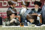 הכרת הטוב פאר די תומכי תורה: די פראכטפולע און געהויבענע שבע ברכות פונעם מכון 'אור פני משה' דחסידי וויזניץ.  