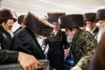 הכרת הטוב פאר די תומכי תורה: די פראכטפולע און געהויבענע שבע ברכות פונעם מכון 'אור פני משה' דחסידי וויזניץ.  