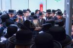כ"ק אדמו"ר מסערדאהעלי שליט"א איז מתפלל ביים קבר רחל אמנו 