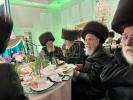 כ"ק אדמו"ר מסקווירא שליט"א ביים חנוכת הבית פון מוסדות סקווירא אין מאנטריאל נאכן זיך אויפשטעלן פון שבעה ע"פ אחותו הרבנית מראחמסטריווקא ע"ה צוזאמען מיט א שבע ברכות לנכדו