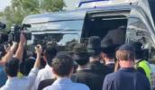 כ"ק אדמו"ר מגור שליט"א ביים אנקומען צום פראטעסט קעגן גזירת הגיוס 