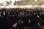 טויזענטער חסידי גור פאראייניגט קעגן די גזירת הגיוס בראשות רבם כ"ק אדמו"ר מגור שליט"א 