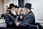 אדמורים ורבנים בשמחת הבר מצוה בבית הנגיד הטפסר רבי אברהם יודא מאנדל הי"ו