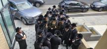 כ"ק אדמו"ר מבאבוב 45 שליט"א באזוכט ביי כ"ק אדמו"ר מסאדיגורא לאנדאן שליט"א 