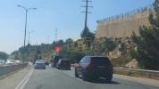 טויזענטער חסידי גור פראטעסטירן ביי כלא 10 קעגן גזירת הגיוס 