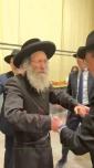 Main image for הרה"צ רבי אלימלך בידערמאן שליט"א טאנצט ביי א חתונה פון א תלמיד