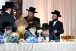 כ"ק אדמו"ר מסאטמאר שליט"א ביים מעמד חנוכת הבית פונעם בנין הבית רחל החדש 'בנין אברהם יודא מאנדל' אין וויליאמסבורג 