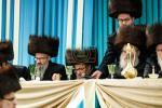 חנוכת בניני המוסדות צוזאמען מיט שמחת השבע ברכות בחצר הקודש סקווירא