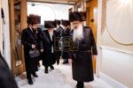 חנוכת בניני המוסדות צוזאמען מיט שמחת השבע ברכות בחצר הקודש סקווירא