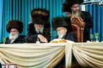 חנוכת בניני המוסדות צוזאמען מיט שמחת השבע ברכות בחצר הקודש סקווירא
