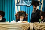 חנוכת בניני המוסדות צוזאמען מיט שמחת השבע ברכות בחצר הקודש סקווירא