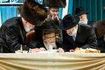 חנוכת בניני המוסדות צוזאמען מיט שמחת השבע ברכות בחצר הקודש סקווירא