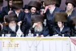 הגה"צ גאב"ד אנטווערפן שליט"א איז זיך משתתף ביים שמחת החתונה בחצר הקודש פשעווארסק