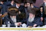 Main image for הגה"צ גאב"ד אנטווערפן שליט"א איז זיך משתתף ביים שמחת החתונה בחצר הקודש פשעווארסק