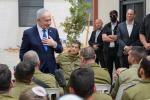 נתניהו צו מיליטערישע אפיצירן אין מיליטער: די מדינה מוז ענדיגן די אפהענגיגקייט אין אמעריקאנער וואפנס.