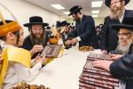 חומש סעודה אין סאטמאר מאנטריאל בראשות כ"ק אדמו"ר מסאטמאר שליט"א 