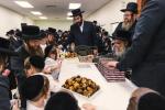 חומש סעודה אין סאטמאר מאנטריאל בראשות כ"ק אדמו"ר מסאטמאר שליט"א 