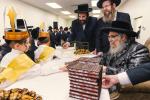 חומש סעודה אין סאטמאר מאנטריאל בראשות כ"ק אדמו"ר מסאטמאר שליט"א 