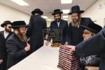 חומש סעודה אין סאטמאר מאנטריאל בראשות כ"ק אדמו"ר מסאטמאר שליט"א 
