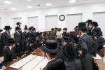 שבת התאחדות בצל כנפיך מיט תלמידי המתיבתא אין מחנה דברי יואל צוזאמען מיטן מעמד התחלת הש"ס דורך די תלמידי הישיבה