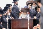 שבת התאחדות בצל כנפיך מיט תלמידי המתיבתא אין מחנה דברי יואל צוזאמען מיטן מעמד התחלת הש"ס דורך די תלמידי הישיבה