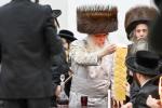 שבת התאחדות בצל כנפיך מיט תלמידי המתיבתא אין מחנה דברי יואל מעמד התחלת הש"ס ע"י התלמידים ערב שבת 