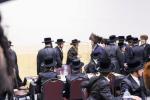 שבת התאחדות בצל כנפיך מיט תלמידי המתיבתא אין מחנה דברי יואל צוזאמען מיטן מעמד התחלת הש"ס דורך די תלמידי הישיבה