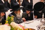 כ"ק אדמו"ר מסאטמאר שליט"א אין מאנטריאל ביי חתימות שטרות ביי הרבני הנכבד ר' ברוך אבערלענדער הי"ו
