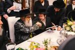 כ"ק אדמו"ר מסאטמאר שליט"א אין מאנטריאל ביי חתימות שטרות ביי הרבני הנכבד ר' ברוך אבערלענדער הי"ו