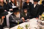 כ"ק אדמו"ר מסאטמאר שליט"א אין מאנטריאל ביי חתימות שטרות ביי הרבני הנכבד ר' ברוך אבערלענדער הי"ו