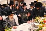 כ"ק אדמו"ר מסאטמאר שליט"א אין מאנטריאל ביי חתימות שטרות ביי הרבני הנכבד ר' ברוך אבערלענדער הי"ו