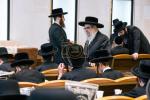 כ"ק אדמו"ר מסאטמאר שליט"א ביי תפלת שחרית און לערנען מיט די קינדער אין מאנטריאל