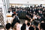 כ"ק אדמו"ר מסאטמאר שליט"א ביי תפלת שחרית און לערנען מיט די קינדער אין מאנטריאל