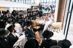 כ"ק אדמו"ר מסאטמאר שליט"א ביי תפלת שחרית און לערנען מיט די קינדער אין מאנטריאל