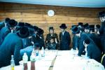 געהויבענע ביקור חיזוק דורך כ"ק אדמו"ר מקרעטשניף-כפר עטה שליט"א בקרב תלמידי שיעור ד' דשיכון סקווירא, וועלכע וויילן אין די טעג אויף א נסיעה אין ארה"ק 