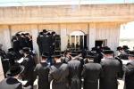 פולע גאלעריע: יארצייט אין חצר הקודש צאנז