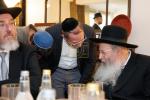 נאך אכצן באדייטנדע טעג, האט זיך געשלאסן די לעצטע "קרן עולם התורה" קאמפיין אין אמעריקע, ביי א מסיבה אין מאנהעטן אינעם שטוב פון הנגיד ר' שמעון גליק אויפן אפער וועסט סייד.