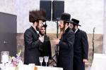 שבע ברכות בבית הרב הערשל שטערן בראשות כ"ק אדמו"ר מסאטמאר שליט"א 